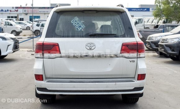 Buy Import Toyota Land Cruiser White Car in Import - Dubai in Baa Buy Import Toyota Land Cruiser White Car in Import - Dubai in Baa