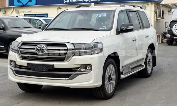 Buy Import Toyota Land Cruiser White Car in Import - Dubai in Baa Buy Import Toyota Land Cruiser White Car in Import - Dubai in Baa